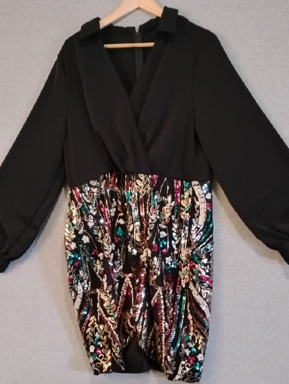 Source Unknown Black Long Sleeve Dress with Multicolor Sequin Skirt